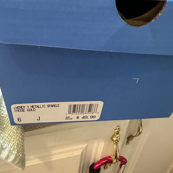 Hey Dude Glittery Silver Shoes - Picture 4 of 4